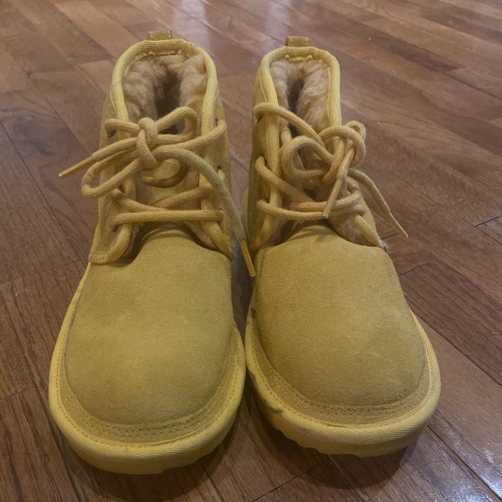 UGG Australia Toddler Neumel Chukka Boot - Size 4 ( big girls)